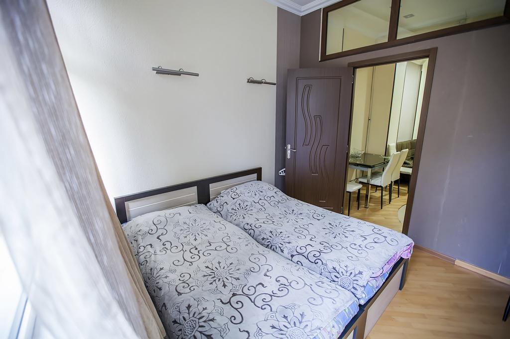 Sweet Home Apartment Tbilisi Room photo